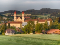 Klöster und Kirchen