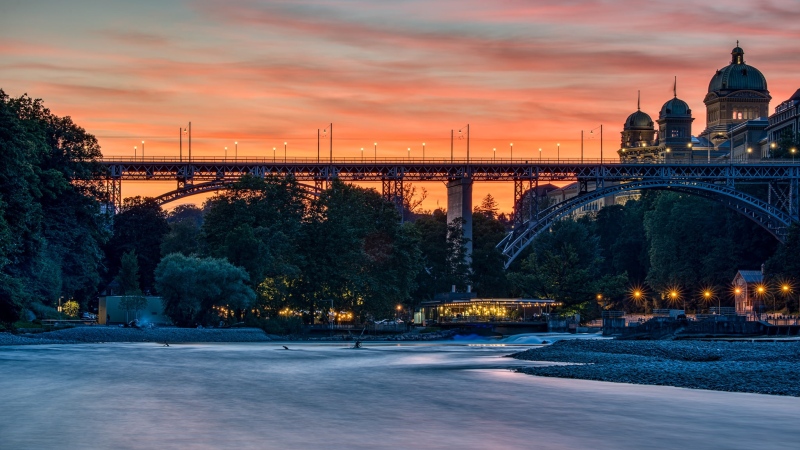 Bern, Kirchenfeldbrücke und Bundeshaus