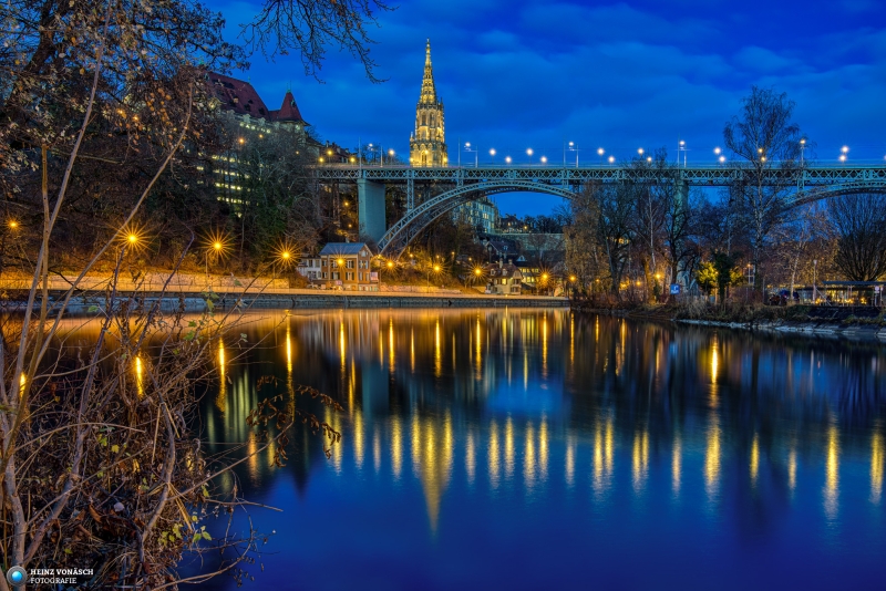 Berner Münster mit Kirchenfeldbrücke