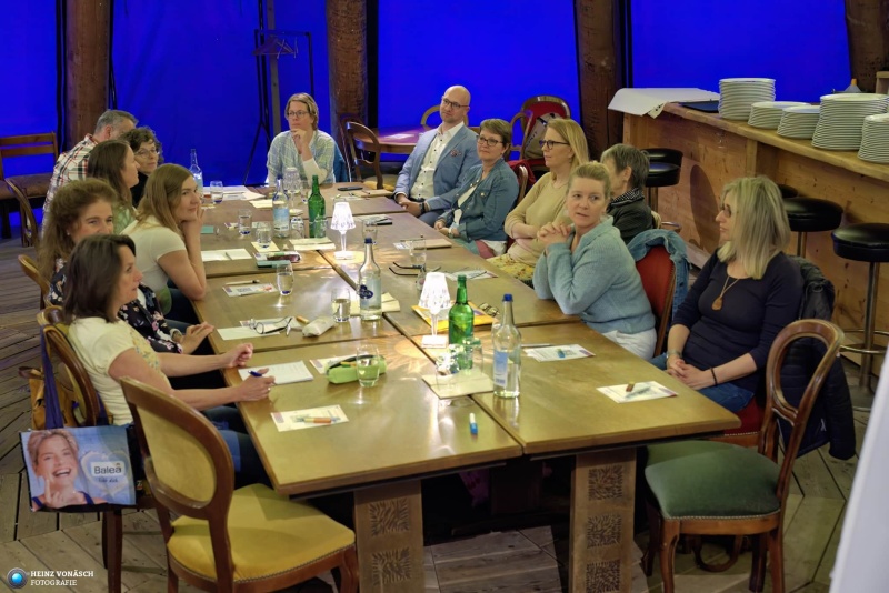 VAH09252_Radiant-DeNoiseAI-low-light