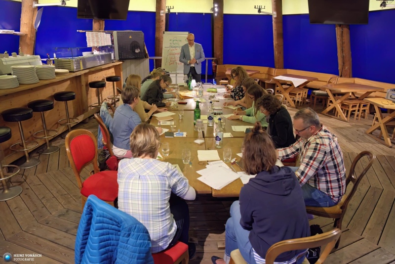 VAH09355_Radiant-DeNoiseAI-low-light