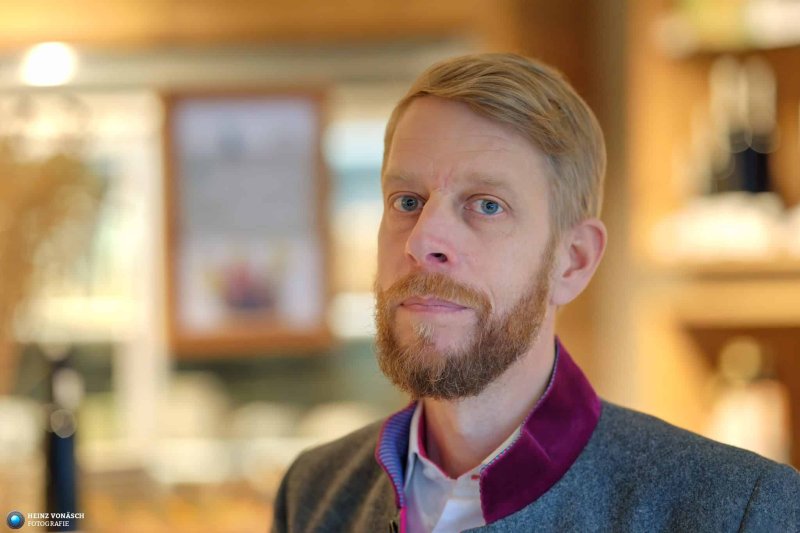 20240327_Businessversum_0012