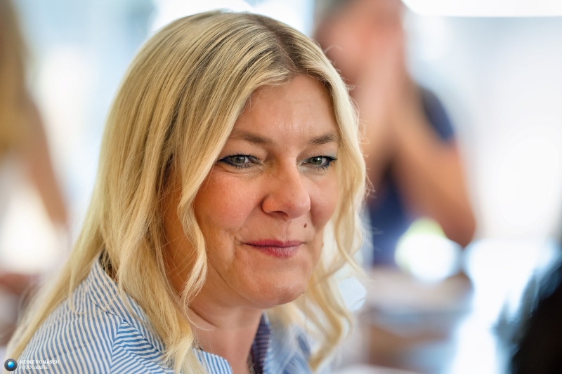 Businessversum_20250430_0100