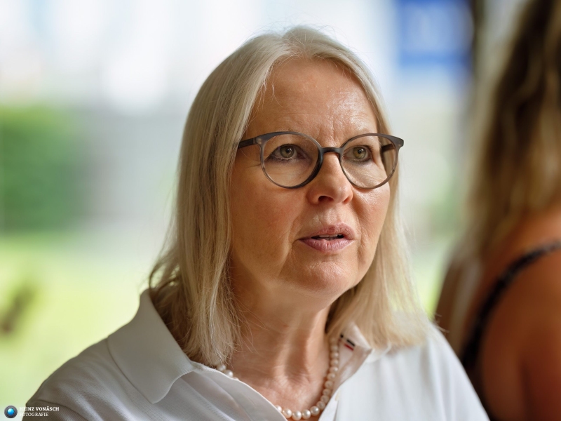 Businessversum_20250702_0105