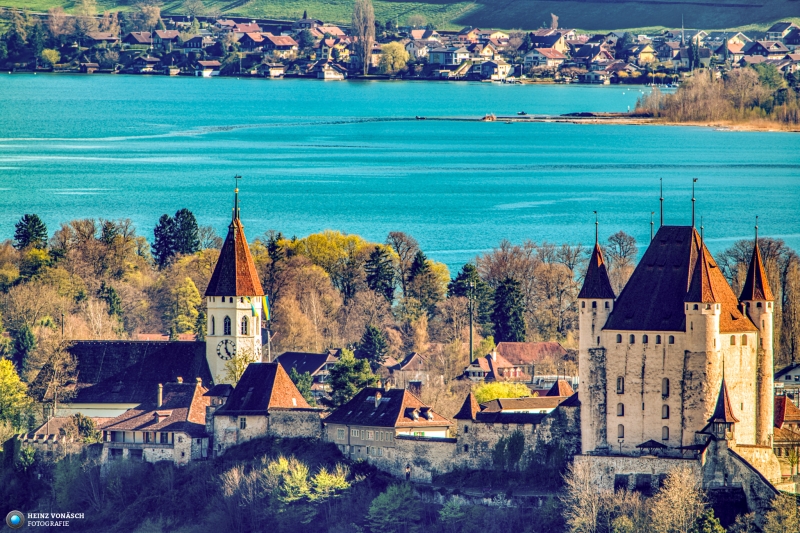 Schloss Thun mit Schlosskirche 1